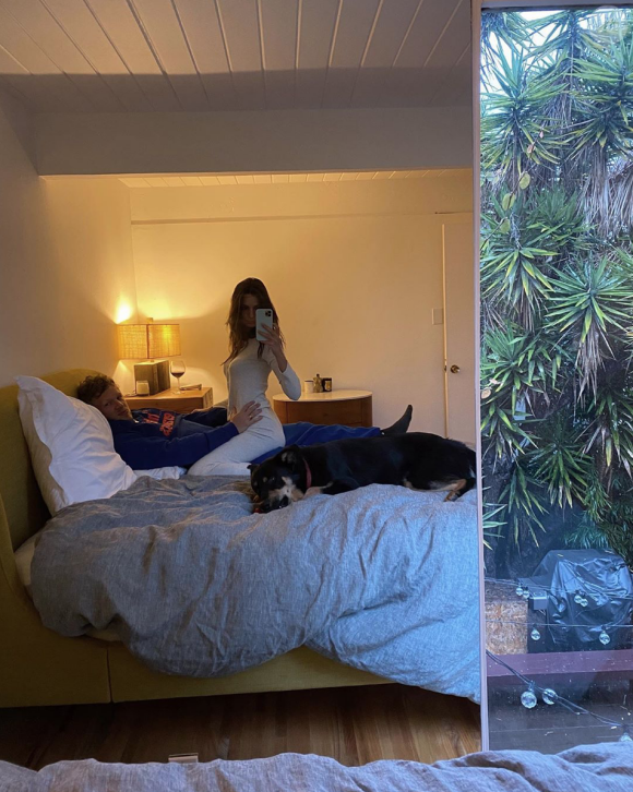Emily Ratajkowski et son mari Sebastien Bear-McClard. Avril 2020.