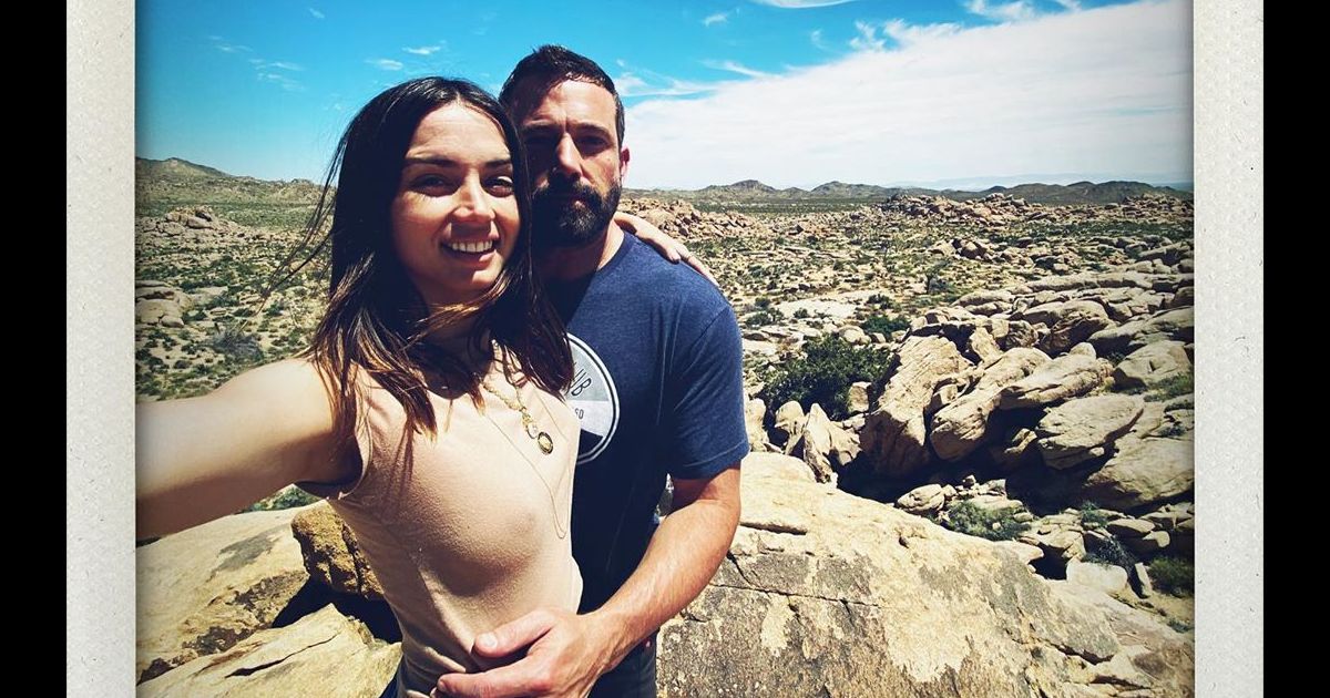 Ben Affleck et sa petite-amie Ana de Armas sur Instagram, le 1er mai ...