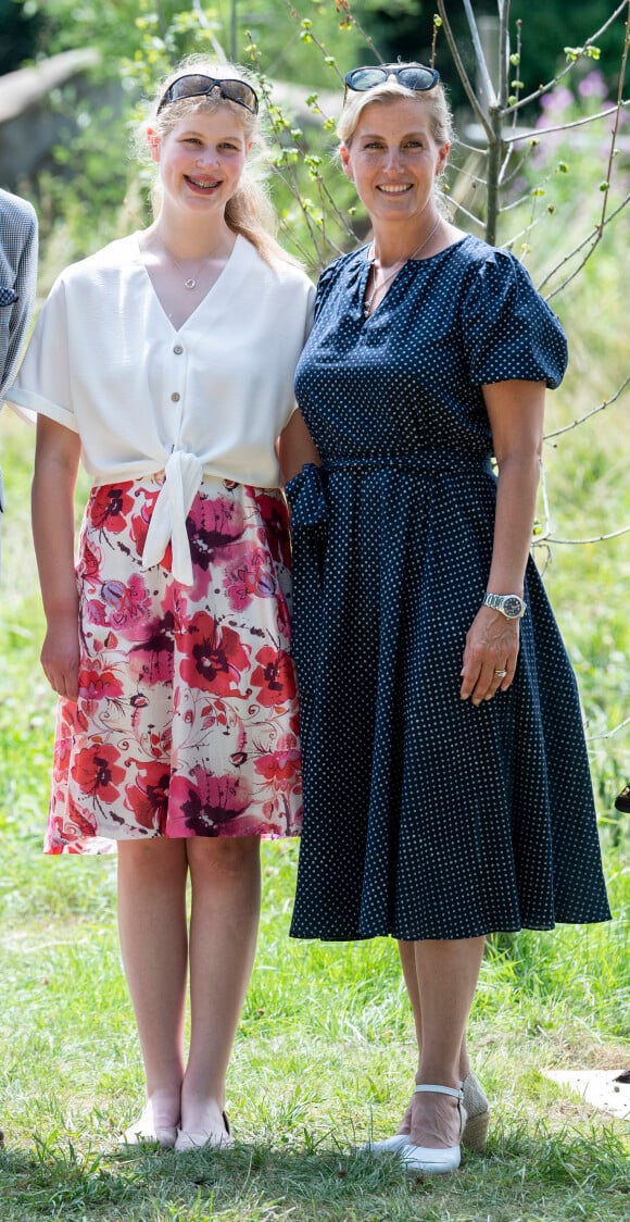 Sophie Rhys-Jones, comtesse de Wessex et sa fille Louise Mountbatten-Windsor (Lady Louise Windsor) - Le prince Edward, comte de Wessex, Sophie Rhys-Jones, comtesse de Wessex et leurs enfants visitent le zoo "Wild Place Project" à Bristol, le 23 juillet 2019.