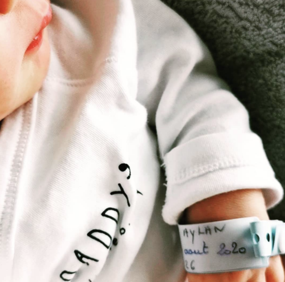 Naoil Tita, gagnante de "Koh-Lanta 2020" annonce la naissance de son fils Aylan le 24 août 2020 sur Instagram.