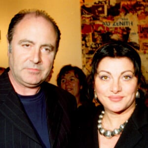 Archives - Michel Delpech et son épouse Geneviève - Première de la comédie musicale "Notre-Dame de Paris". Le 18 septembre 1998.