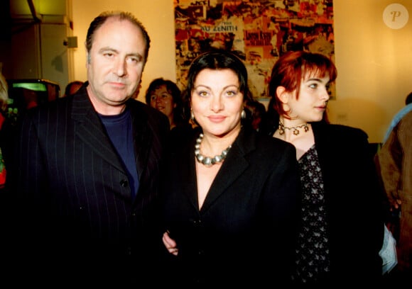 Archives - Michel Delpech et son épouse Geneviève - Première de la comédie musicale "Notre-Dame de Paris". Le 18 septembre 1998.
