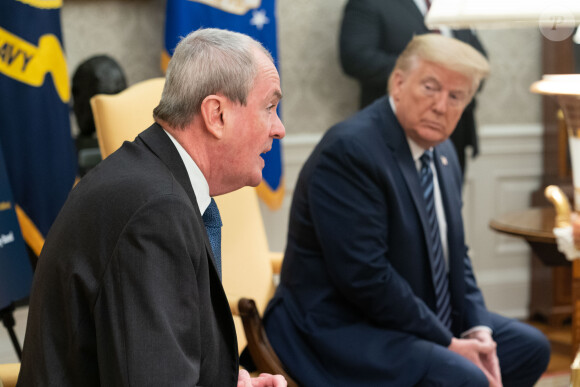 Le président Donald Trump lors d'un rendez-vous avec le gouverneur du New Jersey Phil Murphy à la Maison Blanche à Washington le 30 avril 2020.