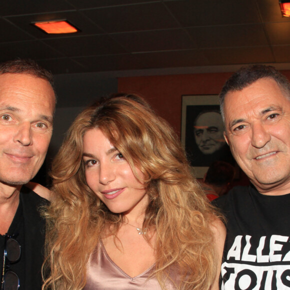 Exclusif - Laurent Baffie, Lola Marois-Bigard et son mari Jean-Marie Bigard après le spectacle "Il Etait Une Fois Jean-Marie Bigard" à L'Olympia de Paris, France, le 27 février 2020. © Philippe Baldini/Bestimage