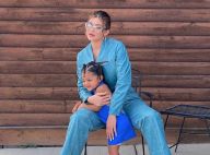 Kylie Jenner : Maman stylée avec sa fille Stormi, craquante en robe bleue