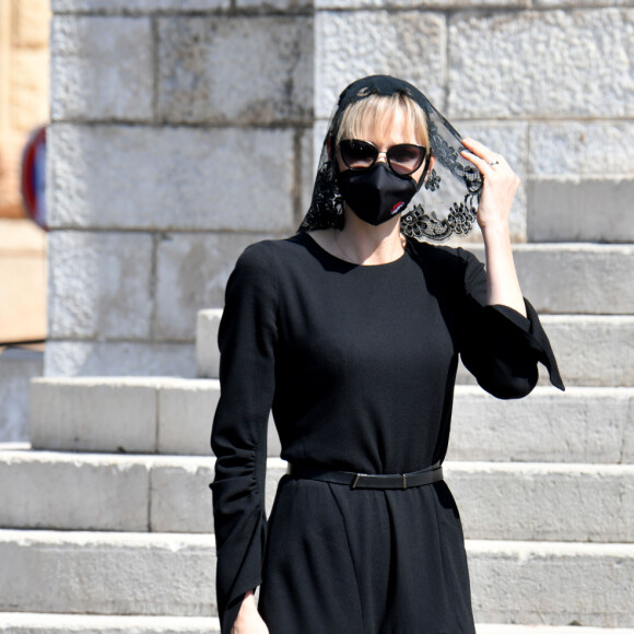 La princesse Charlène de Monaco - Obsèques de la baronne Elizabeth-Ann de Massy (Elisabeth Anne), cousine du prince Albert II en la cathédrale Notre-Dame-Immaculée de Monaco le 17 juin 2020 © Bruno Bebert / Bestimage