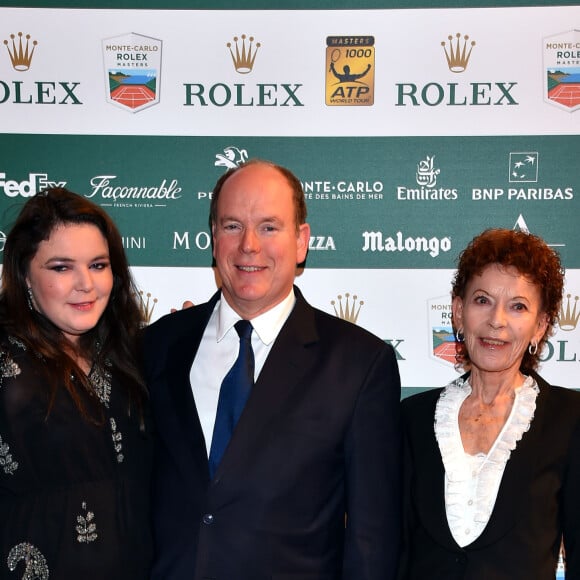 Le prince Albert II de Monaco entourée par ses cousines la baronne Elisabeth Ann de Massy, à droite, présidente de la fédération monégasque de tennis et du Monte-Carlo Country Club, et sa fille Mélanie à la soirée de gala du Monte-Carlo Rolex Masters 2017 le 21 avril 2017 au Sporting d'été dans la Salle des Etoiles. © Bruno Bebert/Bestimage