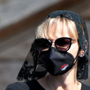 La princesse Charlène de Monaco - Obsèques de la baronne Elizabeth-Ann de Massy (Elisabeth Anne), cousine du prince Albert II en la cathédrale Notre-Dame-Immaculée de Monaco le 17 juin 2020 © Bruno Bebert / Bestimage