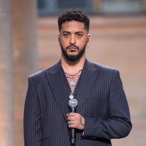 Exclusif - Slimane - Enregistrement de l'émission "La chanson de l'année" dans les jardins du Palais Royal à Paris, qui sera diffusée le 12 juin sur TF1. Le 11 juin 2020 © Cyril Moreau / Bestimage