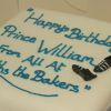 Le prince William, duc de Cambridge visite une boulangerie et reçoit un gâteau d'anniversaire à Londres, Royaume Uni, le 19 juin 2020.