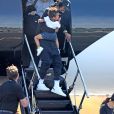 Exclusif - Beyoncé et son mari Jay Z avec leurs enfants arrivent en jet privé dans les Hamptons à New York le 19 juin 2020. Ils portent des masques pour se protéger de l'épidémie de Coronavirus (Covid-19).