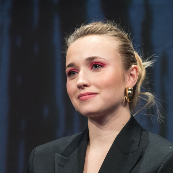 Chloé Jouannet sur scène lors de la cérémonie de clôture du 23ème festival international du film de comédie de l'Alpe d'Huez, le 18 janvier 2020. © Cyril Moreau/Bestimage18/01/2020 - Huez