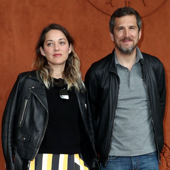 Guillaume Canet et sa compagne Marion Cotillard - People au village pour la finale hommes lors des internationaux de France de tennis de Roland Garros 2019 à Paris le 9 juin 2019. © Jacovides - Moreau / Bestimage