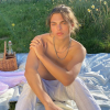 Damian Hurley. Avril 2020.