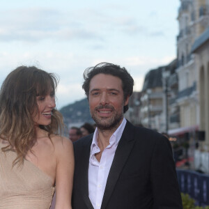 Doria Tillier et son compagnon Nicolas Bedos - Arrivée des people à la cérémonie de clôture du 33ème Festival du Film Romantique de Cabourg, le 15 juin 2019. © Giancarlo Gorassini/Bestimage