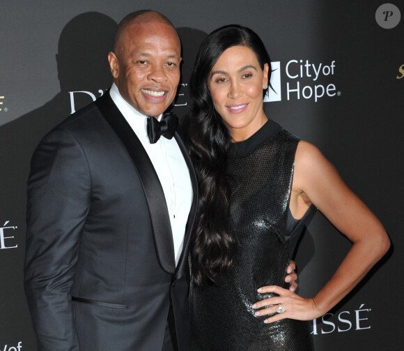 Dr. Dre et sa femme Nicole Young au photocall de la soirée de gala "City of Hope" à Los Angeles, le 11 octobre 2018.
