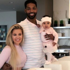 Khloé Kardashian, Tristan Thompson et leur fille True (née en avril 2018).