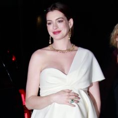 Anne Hathaway (enceinte) à la soirée Museum of Modern Love à New York, le 10 octobre 2019.