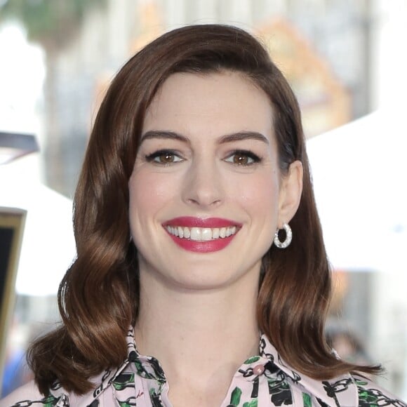 Anne Hathaway - Anne Hathaway reçoit son étoile sur le Walk Of Fame dans le quartier de Hollywood à Los Angeles, le 9 mai 2019.