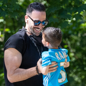Exclusif - Adil Rami de sortie dans le bois de Boulogne avec son ex-compagne Sidonie Biémont et de leurs deux enfants Zayn et Madi. Le 30 mai 2020.