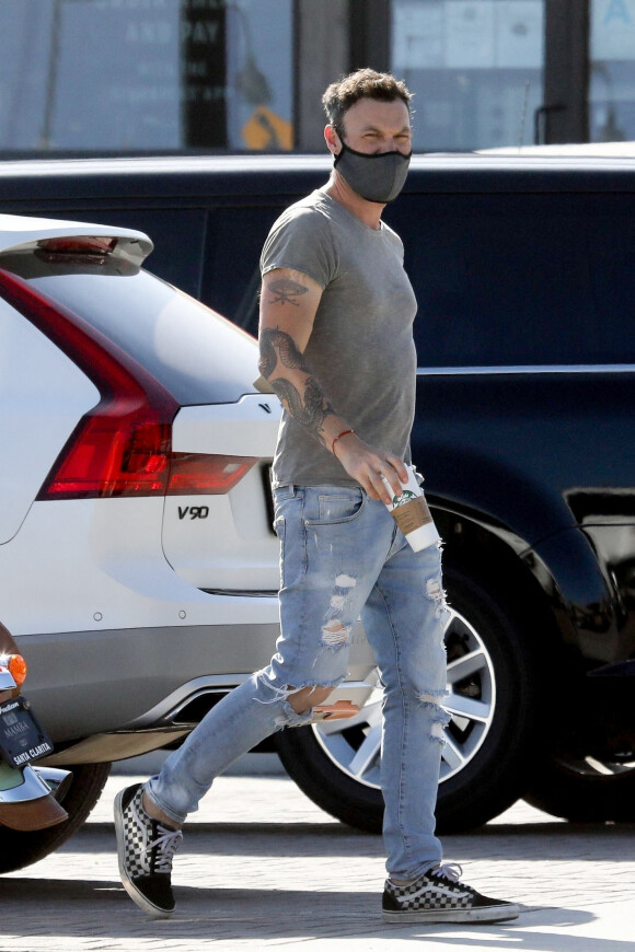 Exclusif - Brian Austin Green à la sortie du Trancas Country Market à Malibu. Le 2 juillet 2020.