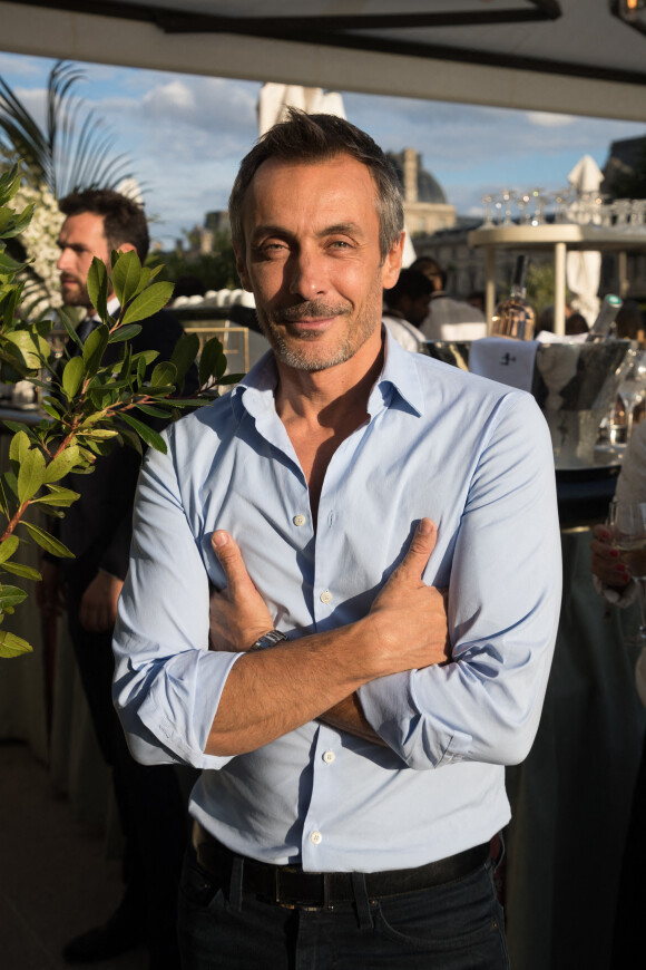 Exclusif - Benoît Solès lors du défilé Society Room au restaurant Loulou à Paris, le 2 juillet 2020. © Tiziano Da Silva / Bestimage