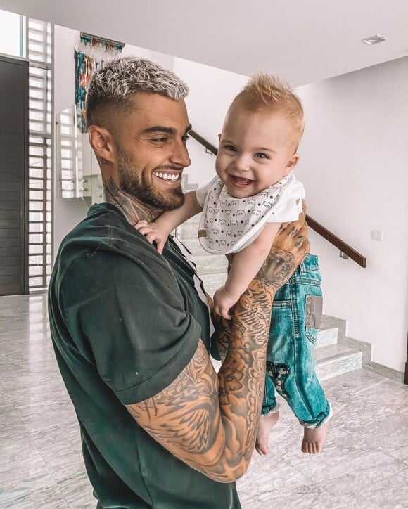 Thibault Garcia souriant avec son fils Maylone, le 11 juin 2020