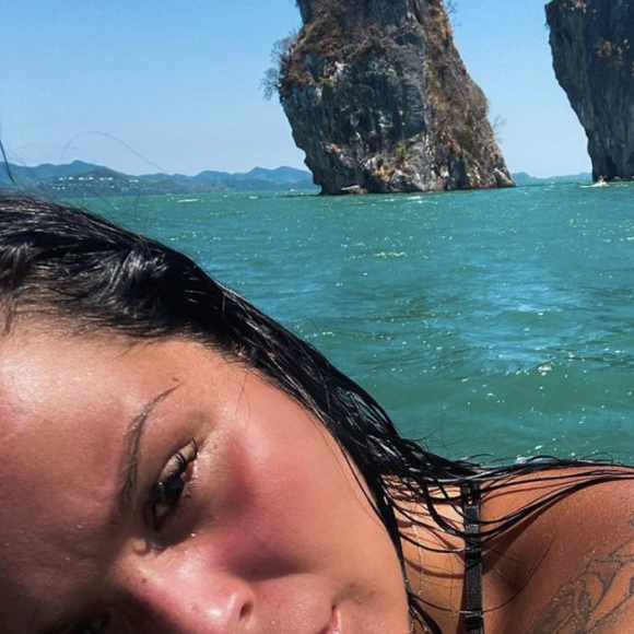 Sarah Fraisou, candidate de télé-réalité aperçue dans "Les Princes de l'amour", "Les Anges" et "La Villa des coeurs brisés".