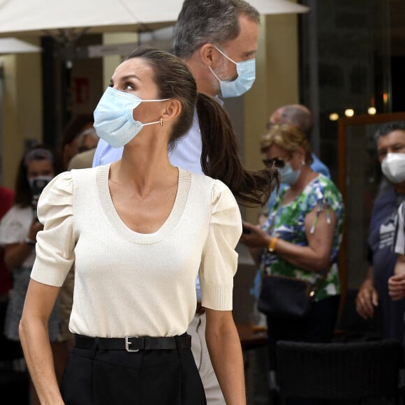 Le roi Felipe VI et la reine Letizia d'Espagne visitent la ville de Jaca et le monastère Saint-Jean de la Peña, le 8 juillet 2020.