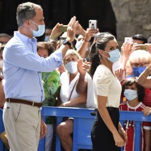 Le roi Felipe VI et la reine Letizia d'Espagne visitent la ville de Jaca et le monastère Saint-Jean de la Peña, le 8 juillet 2020.