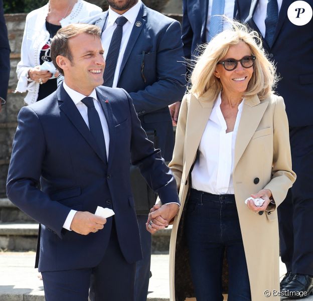 Sortie de la Mairie du Touquet - Le Président de la République Emmanuel Macron et sa femme la Première Dame Brigitte Macron sont allés voter à la Mairie du Touquet-Paris-Plage lors du second tour des élections municipales, le 28 juin 2020.