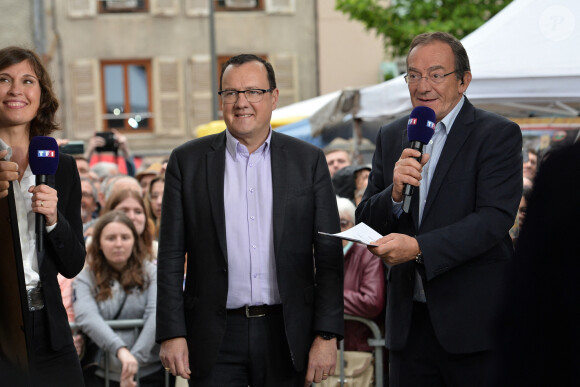 Jean-Pierre Pernaut lors du tournage de l'émission "Votre plus beau marché de France" à Montbrison le 14 juin 2019. © Frédéric Chambert / Panoramic / Bestimage 14/06/2019 - Montbrison