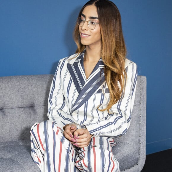 Exclusif - Rendez-vous avec Bilal Hassani pour la présentation de son nouveau clip "Fais le Vide" dans les locaux de Webedia à Levallois-Perret le 10 juillet 2020. Il présente son nouveau clip "Fais le vide" qui sort le 16 juillet 2020. Ce clip est extrait de son nouvel album, le deuxième, "Kingdom". Dans le clip, Bilal porte une robe noire de Lady Gaga. © Jack Tribeca / Bestimage