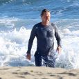 Exclusif - Owen Wilson dans les vagues à Malibu, le 8 juin 2020.