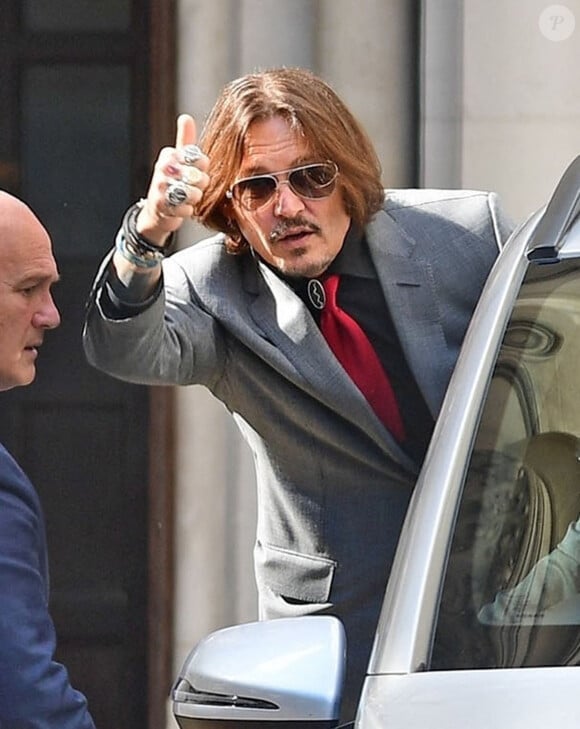 Johnny Depp - J. Depp et A. Heard sortent de la cour royale de justice à Londres, pour le procès en diffamation contre le magazine The Sun Newspaper. Le 21 juillet 2020.