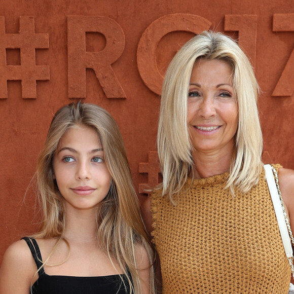 Natty Belmondo et sa fille Stella Belmondo au village lors des internationaux de France de Roland Garros à Paris, le 31 mai 2017. © Dominique Jacovides - Cyril Moreau/ Bestimage s