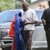 Kanye West rend visite à une personne transportée de son ranch en ambulance à l'hopital de Cody dans le Wyoming le 25 juillet 2020.