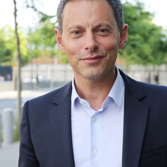 Exclusif - Marc-Olivier Fogiel à son arrivée devant les studios de BFM TV à Paris le 26 juin 2020 © Panoramic / Bestimage