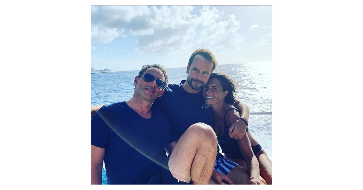 Qui Est Le Mari De Philippe Corbé Marc-Olivier Fogiel, son mari François et leurs filles en vacances à