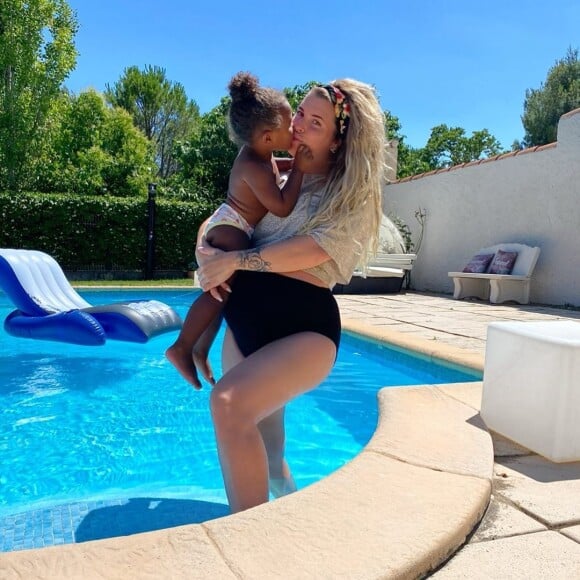 Emilie Fiorelli enceinte, photo avec sa fille Louna, le 30 juin 2020