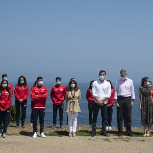 Le roi Felipe VI et la reine Letizia d'Espagne étaient le 30 juillet 2020 en visite en principauté des Asturies, dernière étape de leur tournée des dix-sept communautés autonomes du pays dans le cadre du déconfinement.