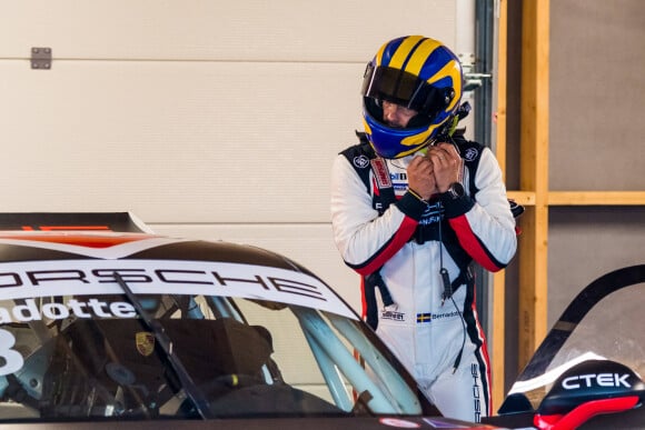 Le prince Carl Philip de Suède disputait le 29 juillet 2020 une course automobile sur le circuit de Skelleftea.
