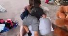 Tony Parker jouant avec ses fils Liam et Josh, quelques heures avant d'annoncer sa rupture avec sa femme Axelle Francine. Le 2 août 2020.