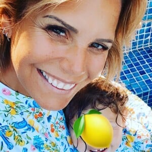 Laura Tenoudji avec sa fille Bianca, le 1er août 2020, photo Instagram