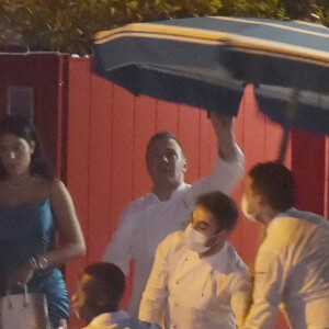 Exclusif - Cristiano Ronaldo et sa compagne Georgina Rodriguez dînent avec des amis, dont le footballeur Jose Semedo, au restaurant "La Langosteria" à Paraggi près de Portofino. Le 2 août 2020.