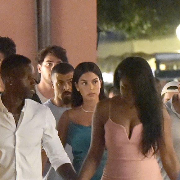 Exclusif - Cristiano Ronaldo et sa compagne Georgina Rodriguez dînent avec des amis, dont le footballeur Jose Semedo, au restaurant "La Langosteria" à Paraggi près de Portofino. Le 2 août 2020.