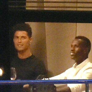 Exclusif - Cristiano Ronaldo et sa compagne Georgina Rodriguez dînent avec des amis, dont le footballeur Jose Semedo, au restaurant "La Langosteria" à Paraggi près de Portofino. Le 2 août 2020.