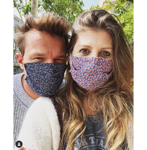 Benjamin Castaldi et sa femme Aurore deviendront parents en 2020. Le couple poste rarement des photos ensemble sur les réseaux sociaux. On peut les voir ici au princtemps 2020.