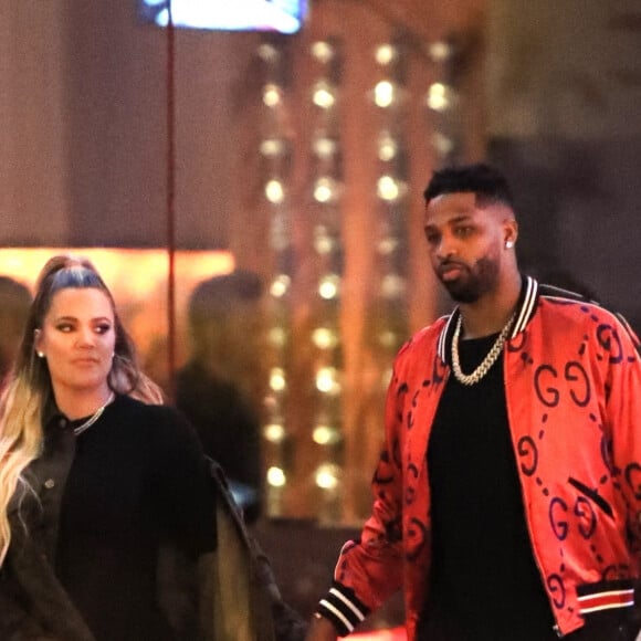 Exclusif - Khloe Kardashian et son compagnon Tristan Thompson sont allés diner avec K. Jenner et son compagnon B. Simmons à Beverly Hills. Les 2 couples sont sortis séparément du restaurant afin d'être discret... Le 24 juin 2018