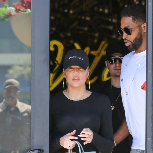 Tristan Thompson et sa compagne Khloe Kardashian quittent le restaurant Joey à Los Angeles le 20 juin 2018.